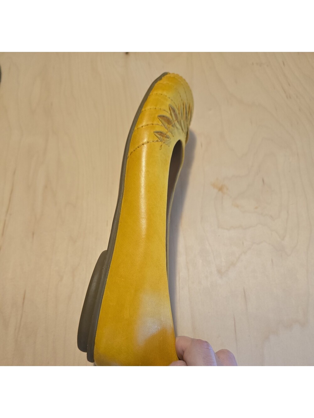 Miz Mooz flats shoes Yellow Sz 10 Leather Womens - Picture 11 of 12